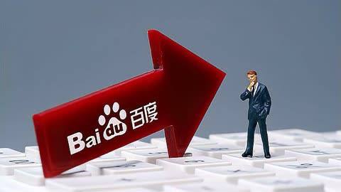 老人被咬后手提条眼镜蛇进急诊